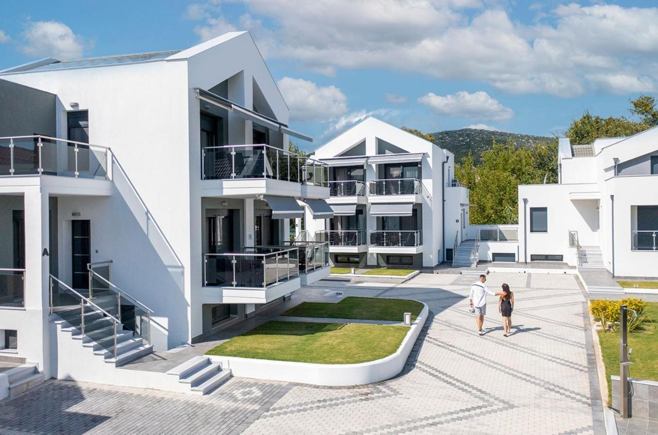 The Black Pearl Villas Kalamitsi  Luaran gambar