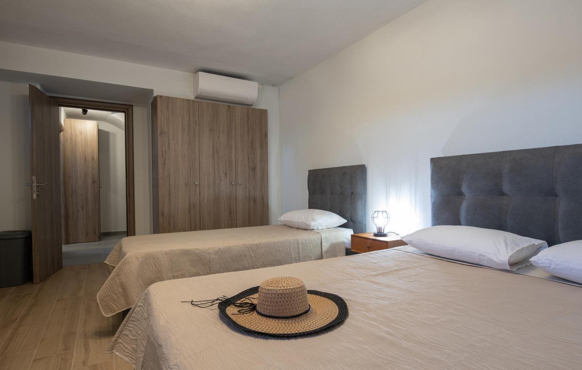 The Black Pearl Villas Kalamitsi  Luaran gambar