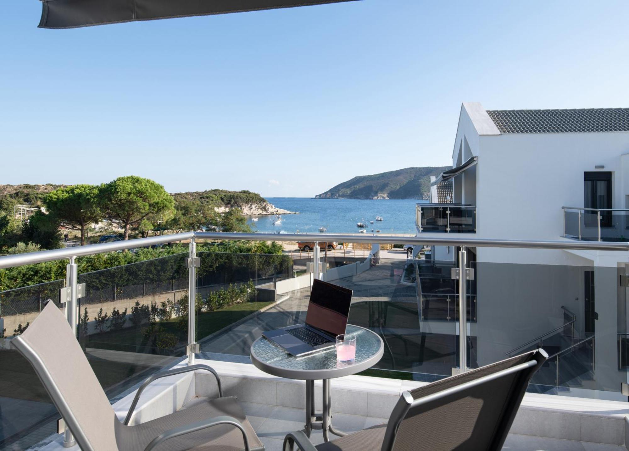 The Black Pearl Villas Kalamitsi  Luaran gambar