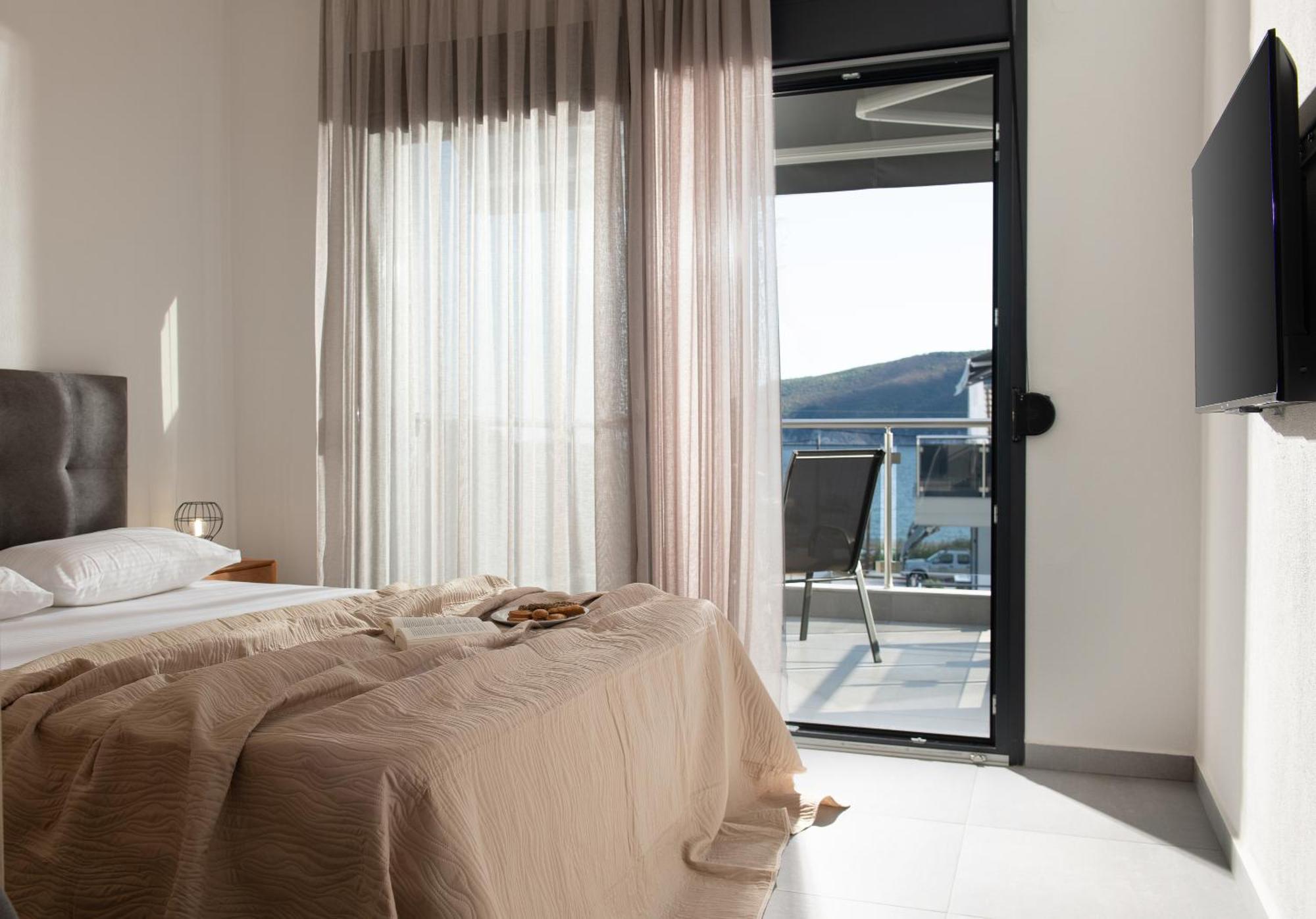 The Black Pearl Villas Kalamitsi  Luaran gambar